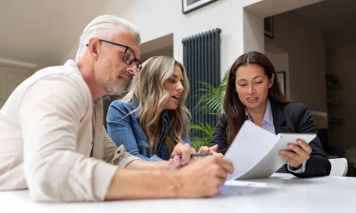 The Advantages of Long Term Wealth Planning for Traveling Business Owners
